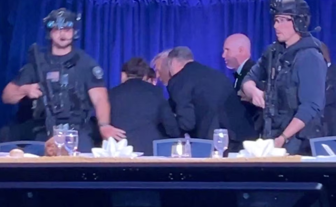 El momento de la evacuación del presidente Trump.