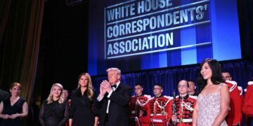 Donald Trump en la cena de la Asociación de Corresponsales. Foto de Reuters.
