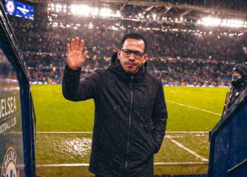 Chelsea despidió a Liam Rosenior debido a la mala racha de resultados