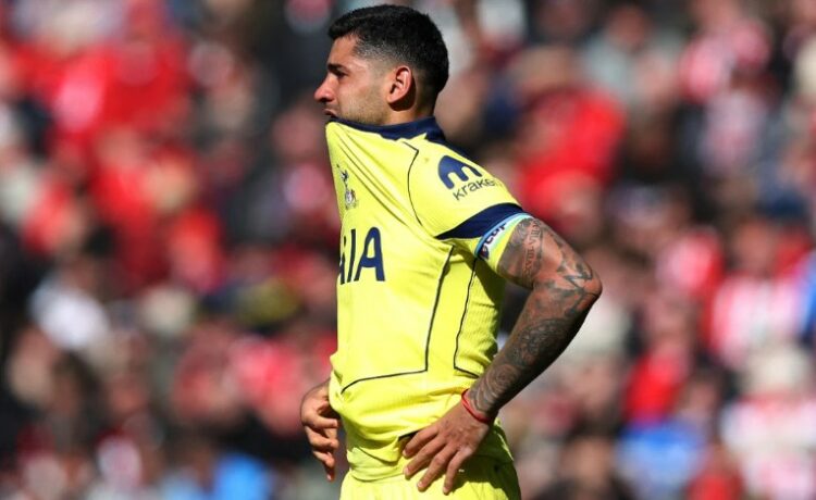 El ex Belgrano y Atalanta debió retirarse del campo de juego entre lágrimas.