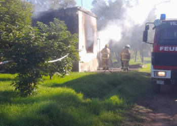 Dos personas murieron tras un incendio en una vivienda de Villa Huidobro