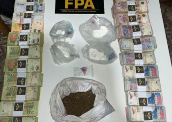 En los allanamientos incautaron cocaína, marihuana, dinero en efectivo y un vehículo.