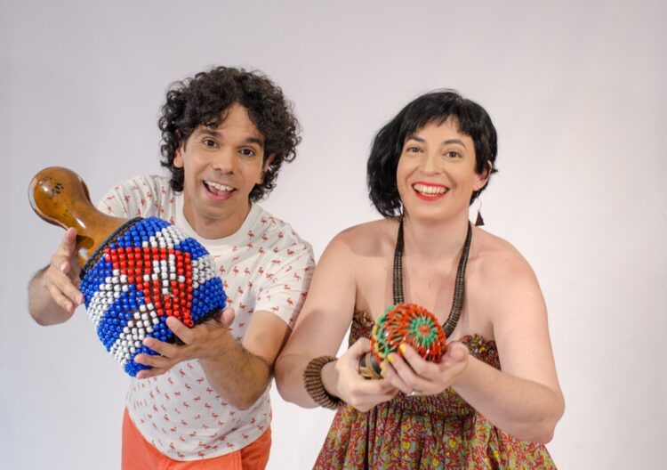 El Dúo Karma aterriza en el Teatro Comedia con un show para cantar, jugar y soñar El Dúo Karma se presentará este sábado a las 17 en el Teatro Comedia.