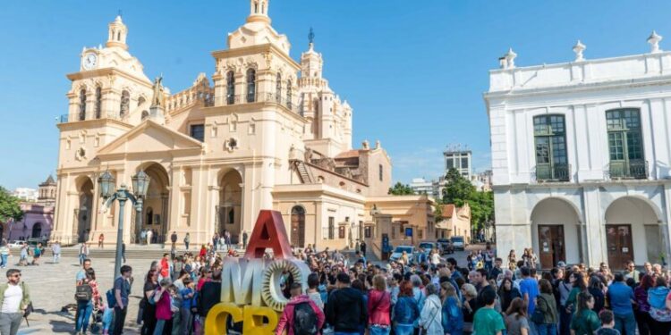 Durante el sábado 4 y domingo 5 de abril, la ciudad ofrece actividades que combinan turismo, historia y religiosidad.