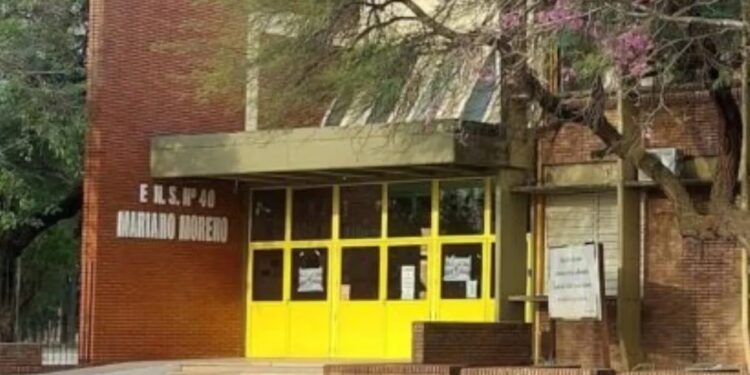 El crimen ocurrió en la Escuela Normal Mariano Moreno N°40 de San Cristóbal.