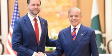 Estados Unidos e Irán entran en fase técnica en Pakistán en busca de un acuerdo El primer ministro paquistaní, Shehbaz Sharif con el vicepresidente estadounidense, JD Vance.