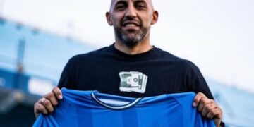 Estudiantes de Río Cuarto pasó la escoba y apartó a “Wanchope” Ábila