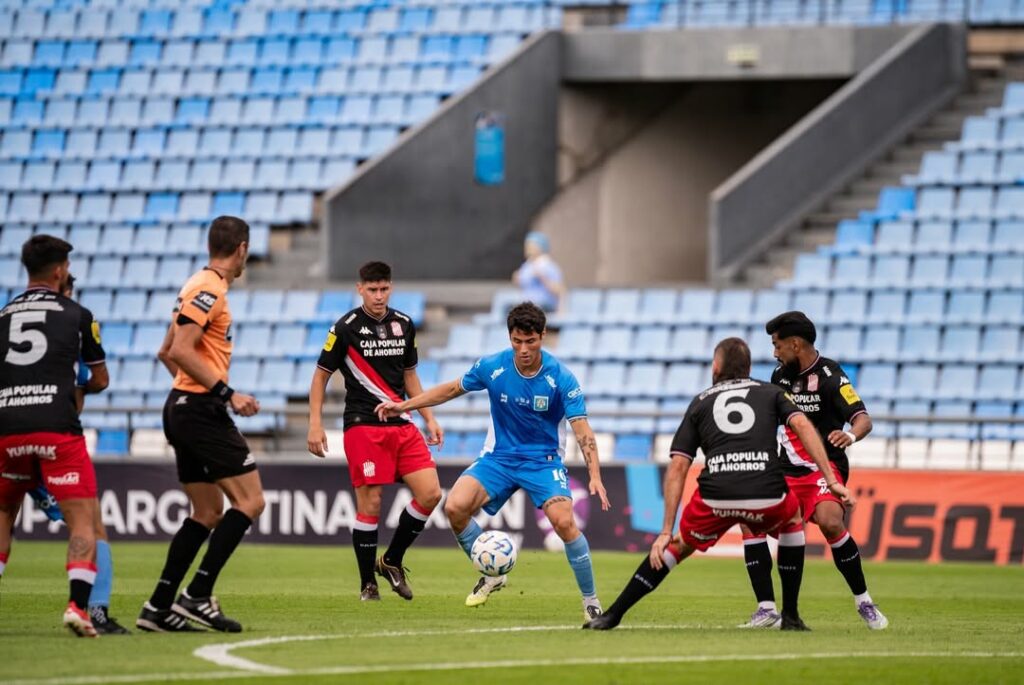 Estudiantes de Río Cuarto perdió por penales ante San Martín (T) y quedó afuera de la Copa Argentina