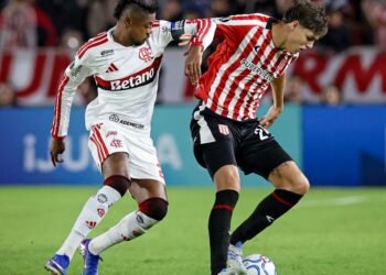 Estudiantes empató 1-1 con Flamengo y continúa invicto en el grupo A
