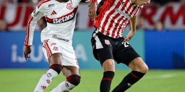 Estudiantes empató 1-1 con Flamengo y continúa invicto en el grupo A