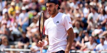 Francisco Cerúndolo barrió a Luciano Darderi y clasificó a octavos