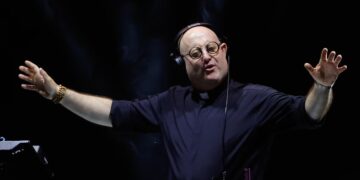 El Padre Guilherme Peixoto homenajeó a Francisco en Plaza de Mayo