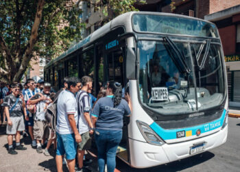 Habrá refuerzo de colectivos desde el centro y un operativo con 60 agentes para ordenar el tránsito en el Kempes.