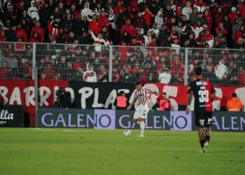 Instituto empató 1-1 con Newell’s y espera una mano de Vélez para seguir con chances