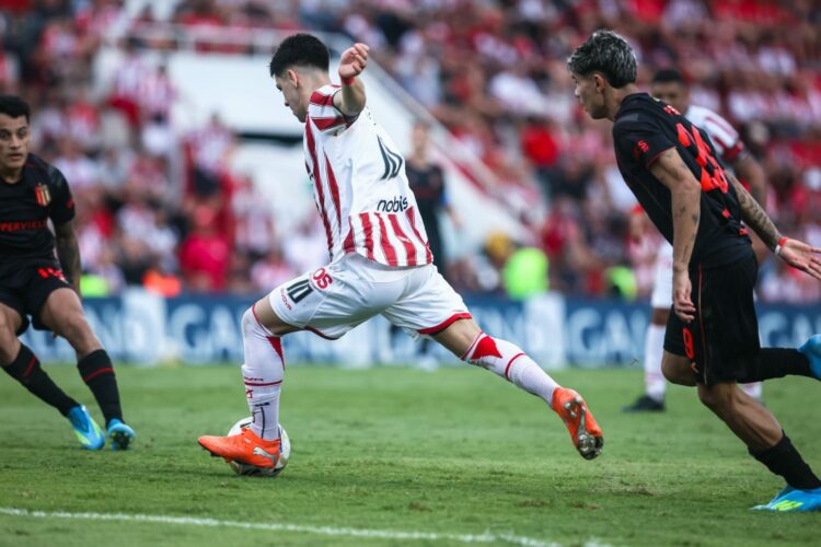 Instituto no pudo encontrar los caminos e hipotecó sus chances en el Apertura.