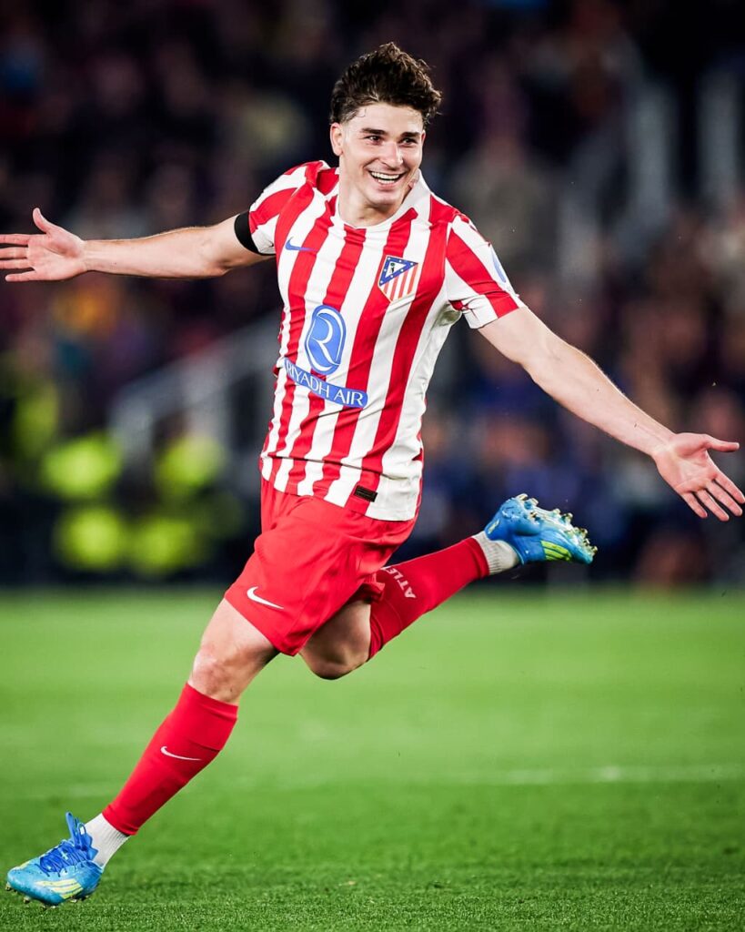 Julián Álvarez fue la figura en el triunfo del Atlético de Madrid ante el Barcelona