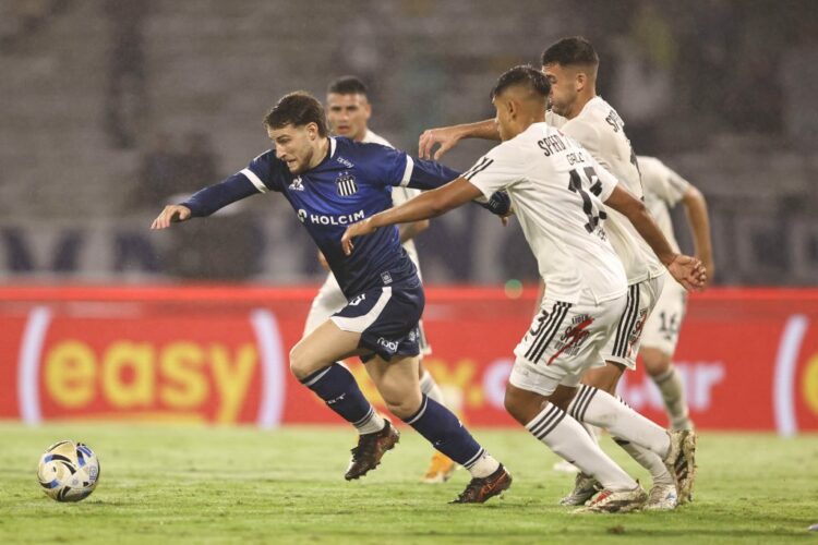 La “T” y su objetivo de clasificar: a un paso de distancia