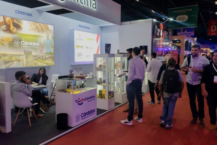 La delegación cordobesa cuenta con un stand institucional propio dentro del pabellón argentino dispuesto por PromArgentina.