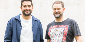 Pablo Carrizo y Sergio Cuenca lanzan “La suma incendia”, una obra que une poesía y artes visuales Pablo Carrizo y Sergio Cuenca lanzan “La suma incendia”, una obra que une poesía y artes visuales