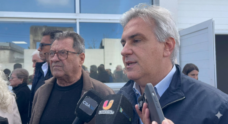 El gobernador hizo declaraciones en medio de una visita en en Camilo Aldao.