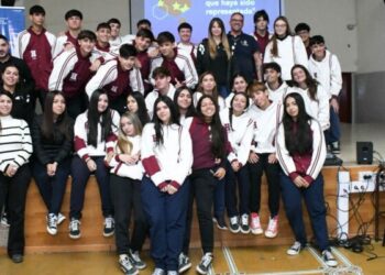 Los encuentros abordan temáticas como el exceso de velocidad y el consumo de sustancias.