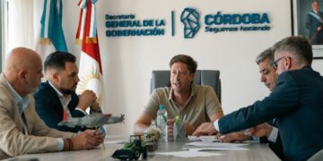 Los usuarios del transporte público interurbano podrán adquirir y recargar la tarjeta TIN en más de 2.500 agencias distribuidas en el territorio provincial.