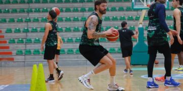 Lucas Arn palpitó la serie de Atenas por la permanencia