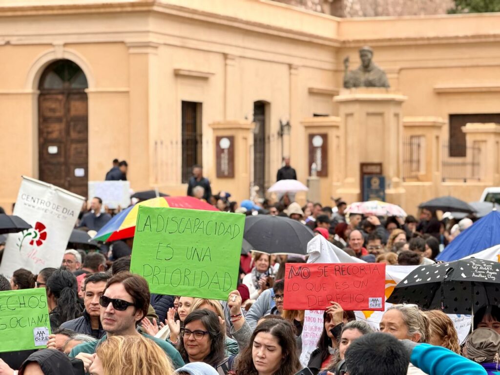 Masiva movilización para exigir la implementación de la Ley de Emergencia en Discapacidad