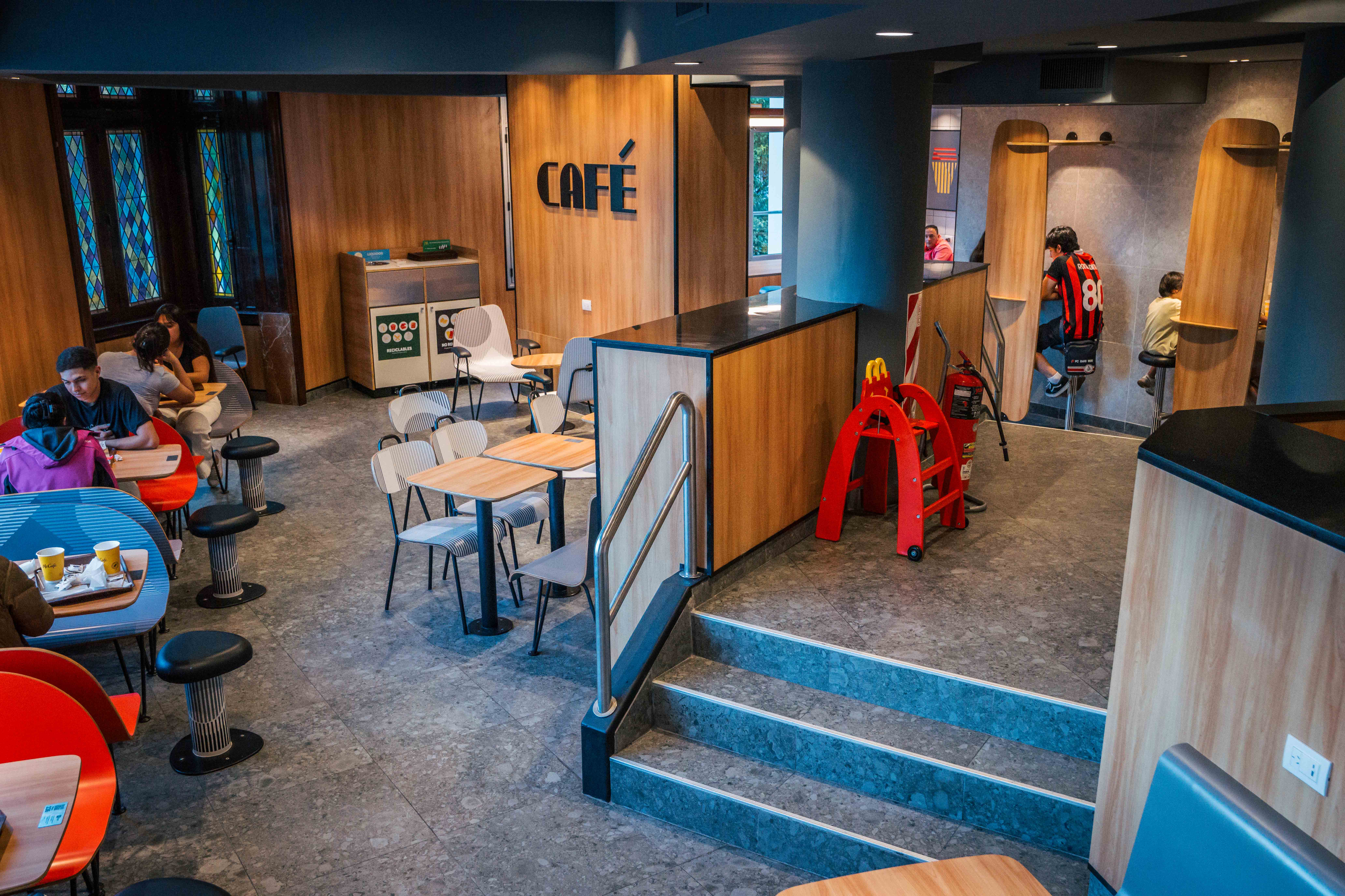 McDonald’s renueva su local de Plaza España, un ícono de la ciudad