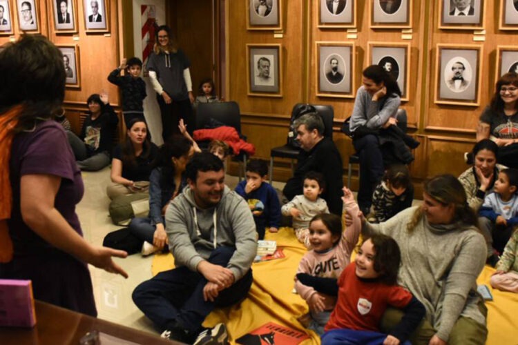 La cuarta edición de la Noche de las Lecturas se realizará el 29 de mayo en distintos espacios de Córdoba, con actividades gratuitas que celebrarán la identidad cultural cordobesa a través de la lectura.