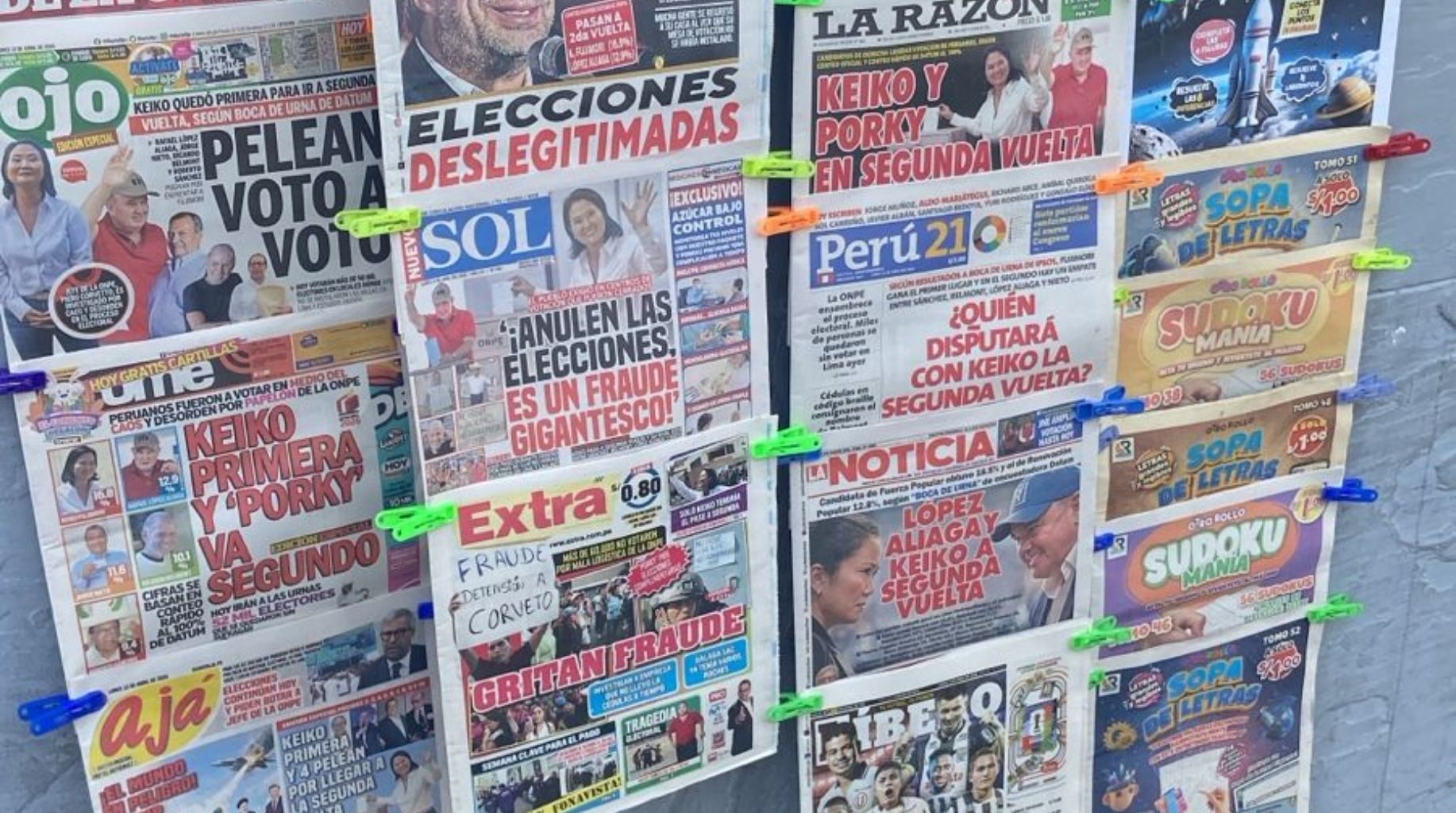 Los diarios de Perú tras la jornada de elecciones del domingo 12 de abril.