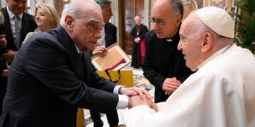Scorsese estrenó en el Vaticano «Aldeas», con la última intervención de Francisco
