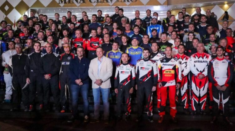 La ciudad de Mina Clavero fue escenario este viernes por la noche de la largada oficial del Rally Sudamericano y el Rally Argentino