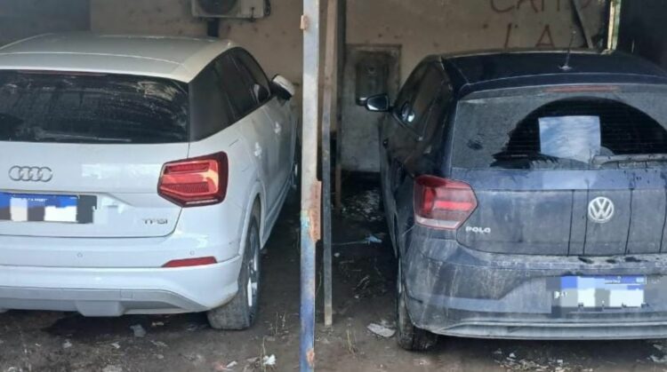 Los rodados fueron hallados en una cochera tras un llamado anónimo. Ambos presentaban requerimiento judicial y estarían vinculados a hechos delictivos.