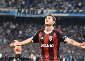 River aprovechó los errores de Racing y ganó 2 a 0 en el Cilindro River aprovechó los errores de Racing y ganó 2 a 0 en el Cilindro