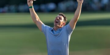 Rory McIlroy gritó bicampeón y entró en la historia grande del golf