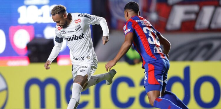 San Lorenzo empató con el Santos de Neymar y sigue líder en su grupo
