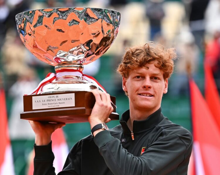 Sinner derrotó a Alcaraz en la final y recuperó el Nº1 del ranking El italiano jugó un partidazo y se quedó con el tercer Masters 1000 de año igualando una marca de Djokovic.