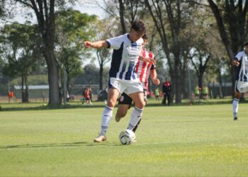 Talleres festejó en su visita a Barracas Central y se afianza como escolta Talleres festejó en su visita a Barracas Central y se afianza como escolta
