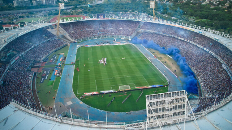 Talleres y Boca se enfrentan mañana en el Kempes, con público visitante.