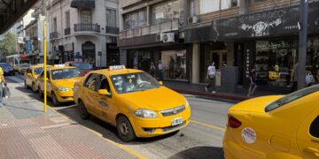 Aumentan un 25% las tarifas de taxis y remises en Córdoba