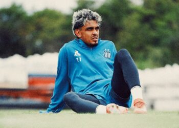 Tévez prepara variantes para visitar a Defensa y Justicia en Varela Tévez prepara variantes para visitar a Defensa y Justicia en Varela