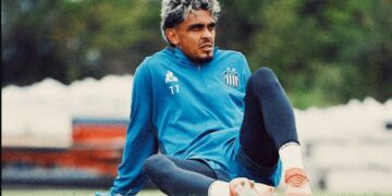 Tévez prepara variantes para visitar a Defensa y Justicia en Varela