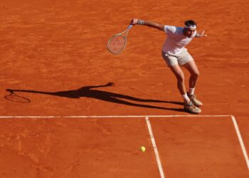 Tomás Etcheverry puso en aprietos a Carlos Alcaraz pero cayó en tres sets