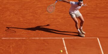 Tomás Etcheverry puso en aprietos a Carlos Alcaraz pero cayó en tres sets Tomás Etcheverry puso en aprietos a Carlos Alcaraz pero cayó en tres sets