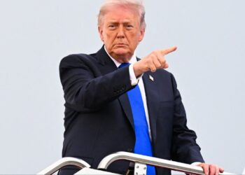 La imagen de Trump cae a su nivel más bajo mientras crecen las críticas a su gestión