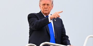 La imagen de Trump cae a su nivel más bajo mientras crecen las críticas a su gestión