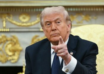 Trump extiende el alto el fuego con Irán, pero mantiene el bloqueo militar