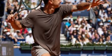 Ugo Carabelli logró el mejor triunfo de su carrera ante Khachanov Ugo Carabelli logró el mejor triunfo de su carrera ante Khachanov