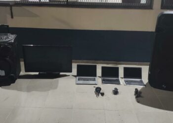 Detienen a cuatro menores por robo en una escuela